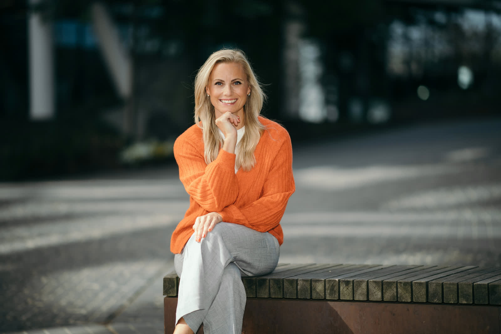 Silje Sandmæl, grunnlegger av PengeFix - økonomisk veileder som hjelper bedrifter med ansattes økonomi